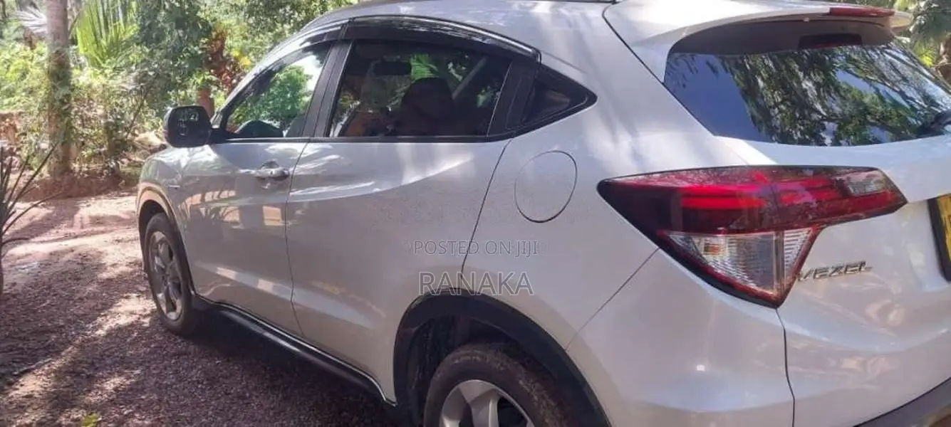 Honda Vezel 2014 SUV (Used)