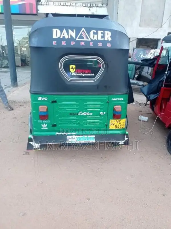 Bajaj 4 Stroke 2010 Three Wheel (Used)