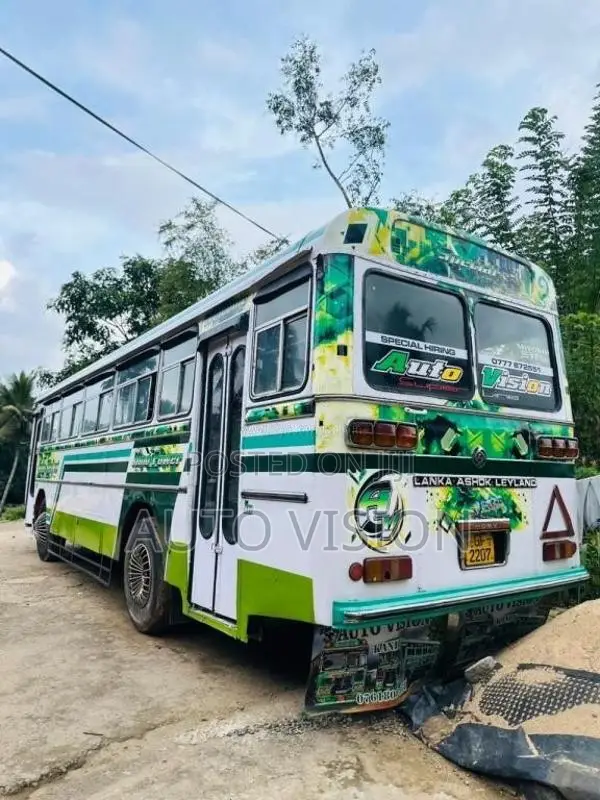 Ashok-Leyland Leyland 2002 Bus (Used)