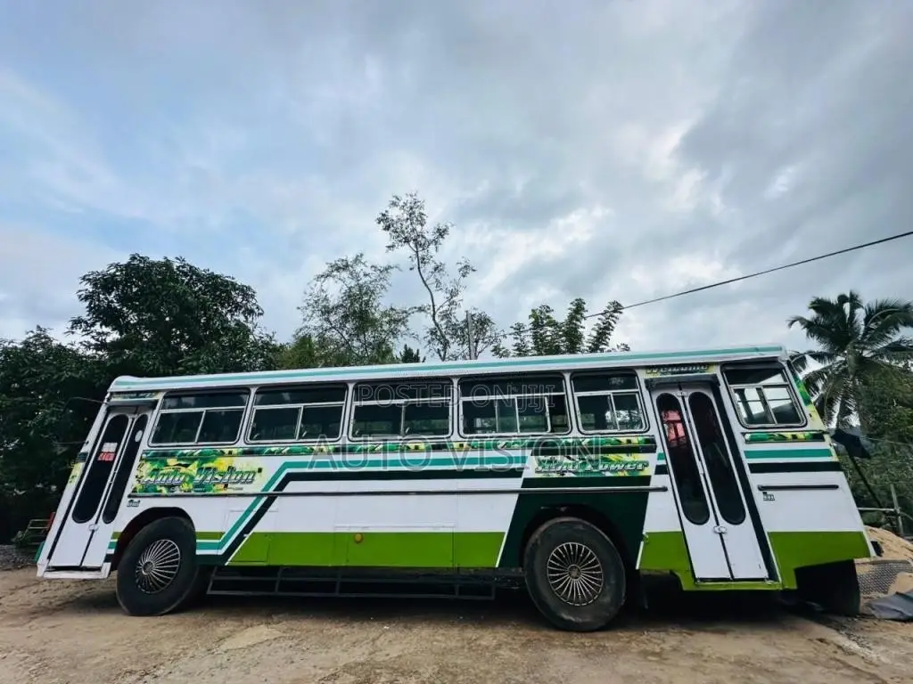 Ashok-Leyland Leyland 2002 Bus (Used)
