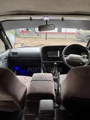 Toyota Dolphin 113 1990 Van (Used)