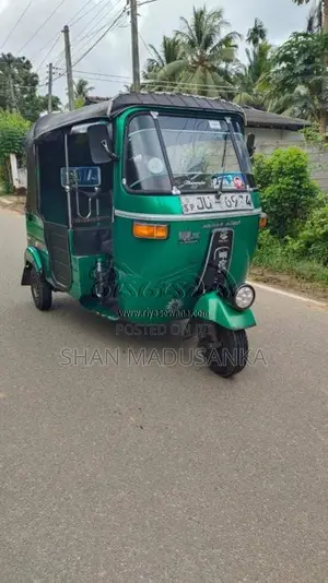 Bajaj 2 Stroke 2006 Three Wheel (Used)