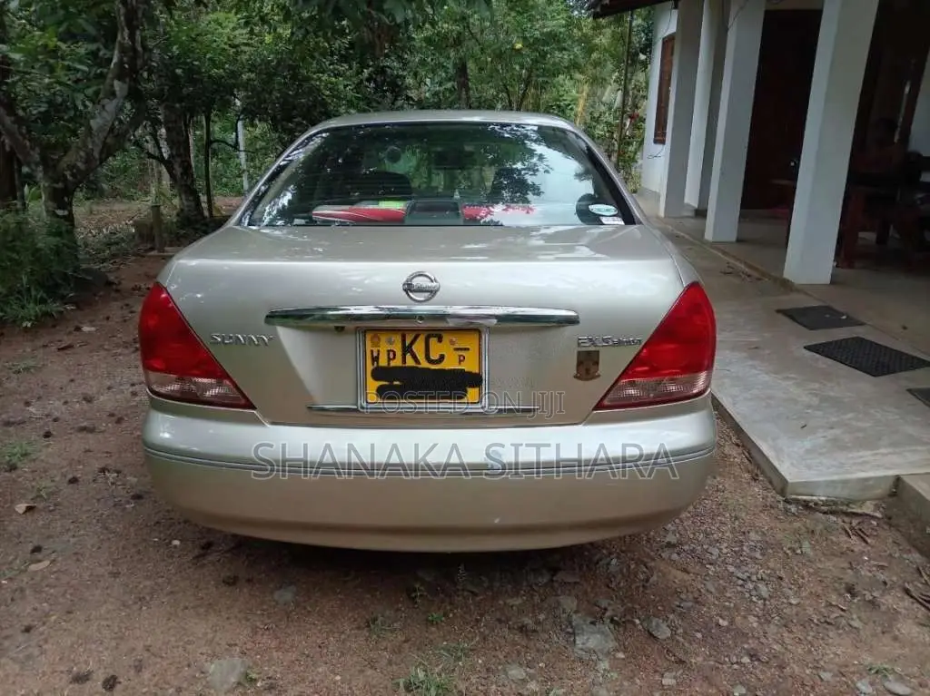 Nissan N16 2006 Car (Used)