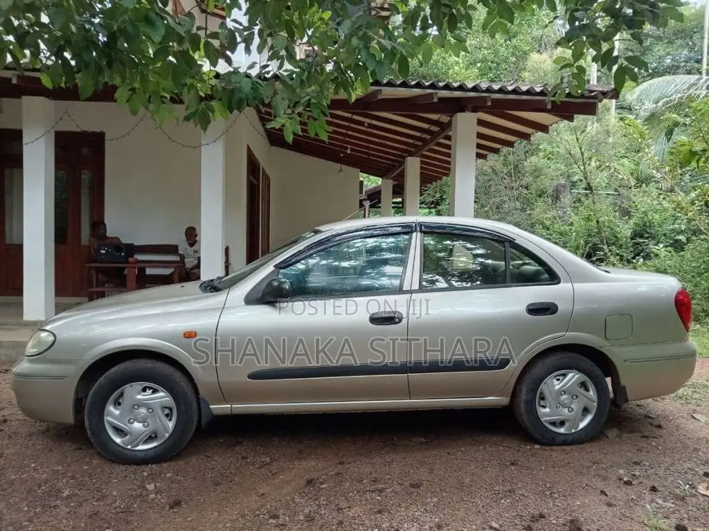 Nissan N16 2006 Car (Used)