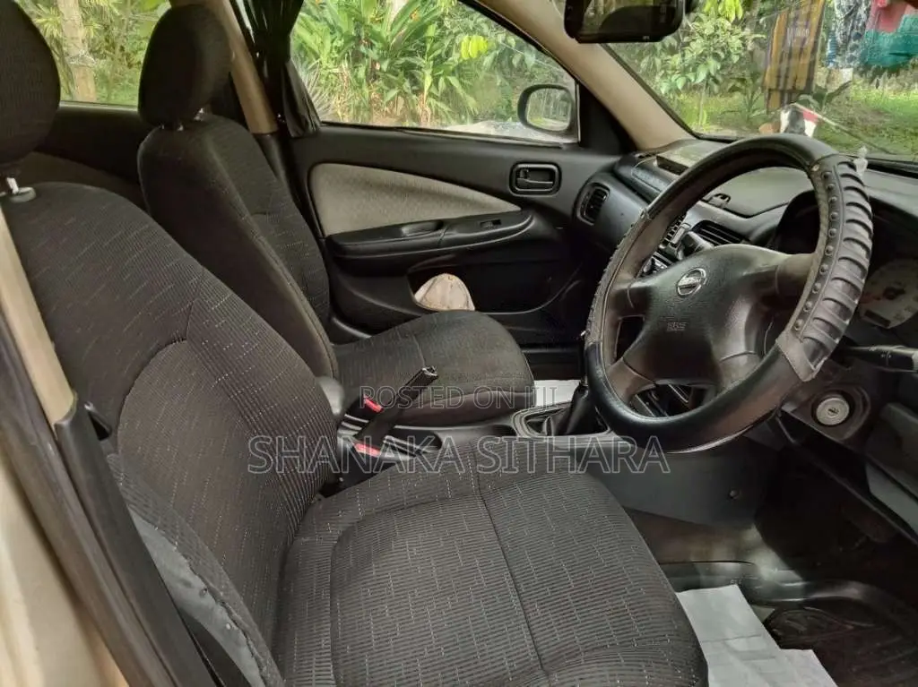 Nissan N16 2006 Car (Used)