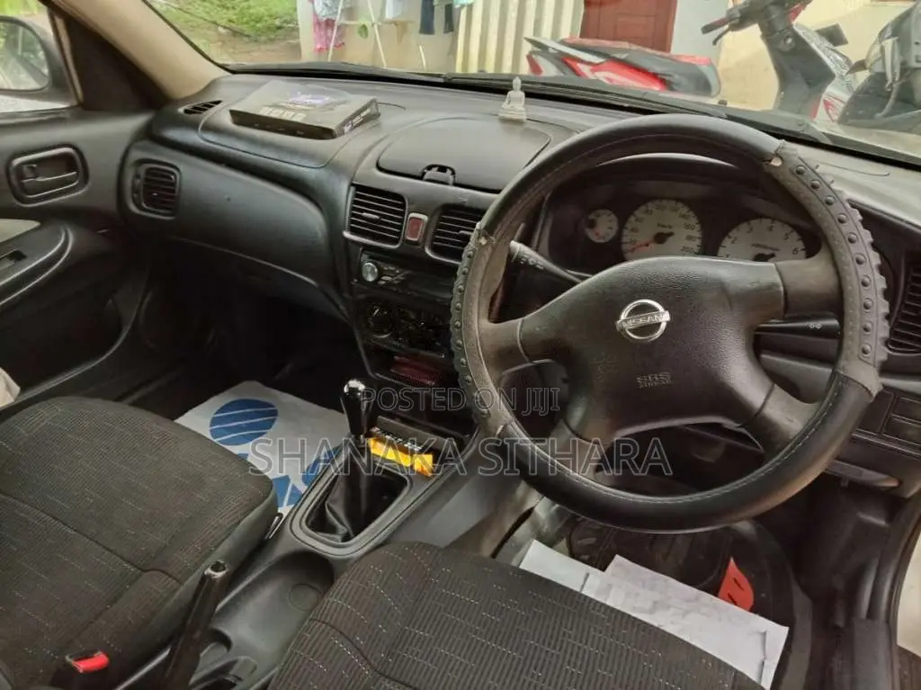 Nissan N16 2006 Car (Used)