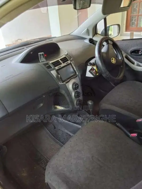 Toyota Vitz 2007 Car (Used)