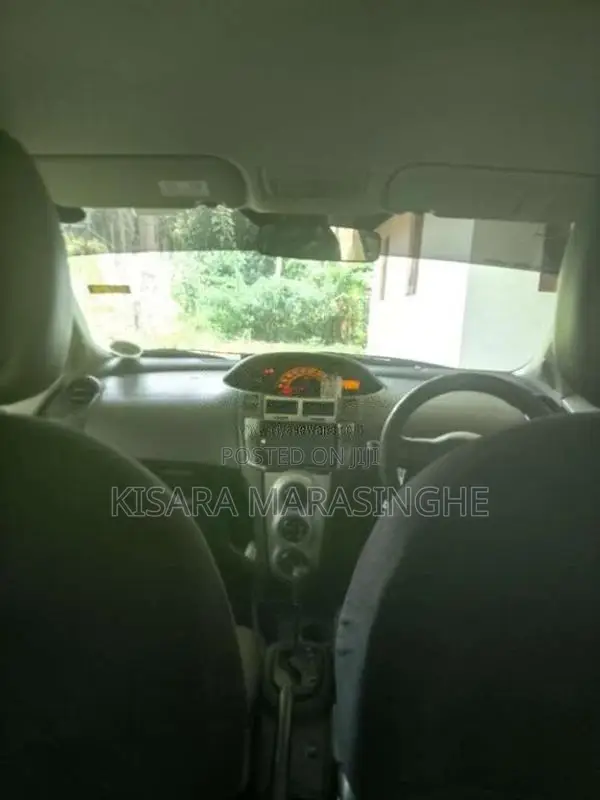 Toyota Vitz 2007 Car (Used)