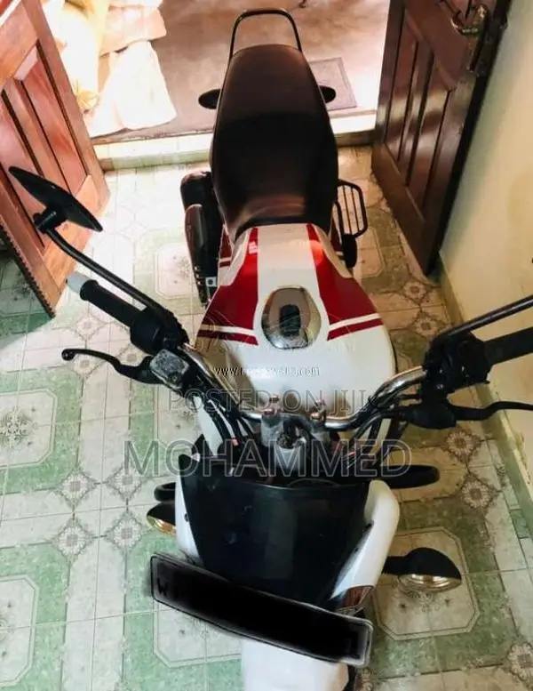 Bajaj V15 2016 Motorbike (Used)