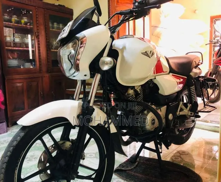 Bajaj V15 2016 Motorbike (Used)