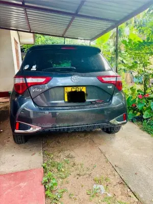 Toyota Vitz 2017 Car (Used)