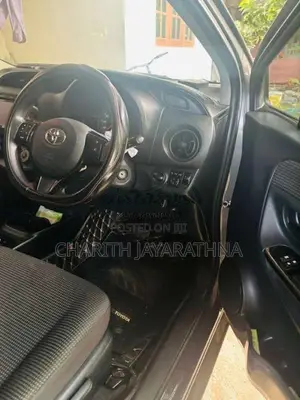 Toyota Vitz 2017 Car (Used)