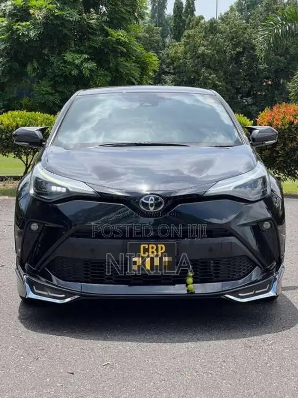 Toyota CHR 2023 SUV (Used)