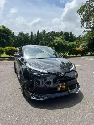Toyota CHR 2023 SUV (Used)
