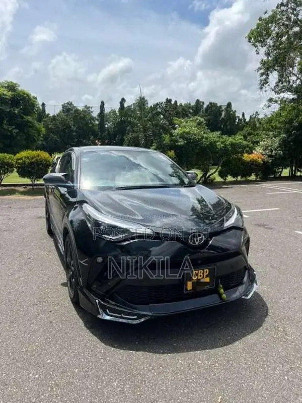 Toyota CHR 2023 SUV (Used)