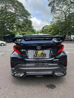 Toyota CHR 2023 SUV (Used)
