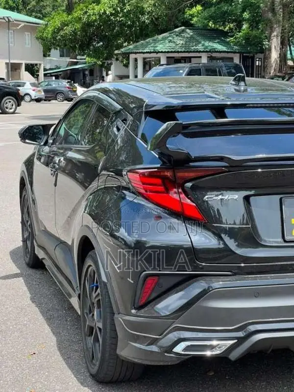 Toyota CHR 2023 SUV (Used)