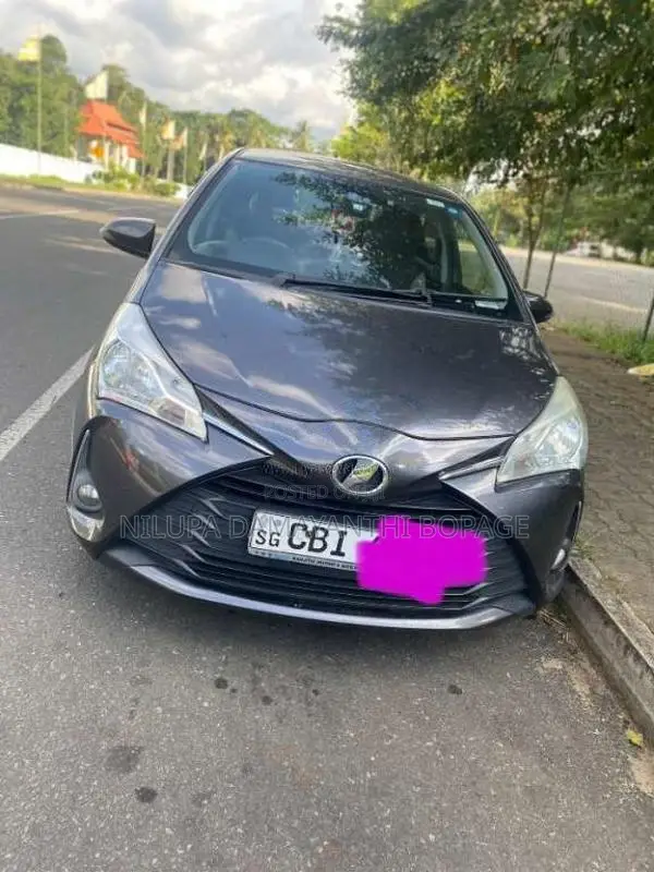 Toyota Vitz 2017 Car (Used)