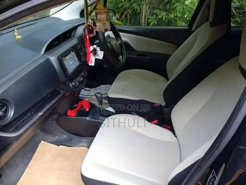 Toyota Vitz 2017 Car (Used)