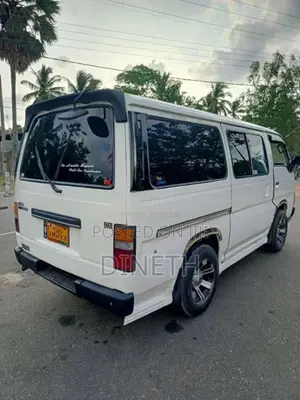 Nissan Caravan 1990 Van (Used)