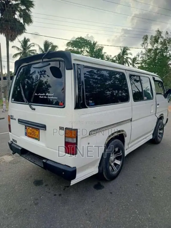 Nissan Caravan 1990 Van (Used)