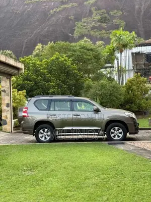 Toyota Land Cruiser Prado TX 2015 SUV (Used)