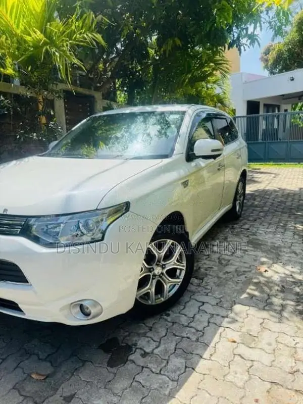 Mitsubishi Outlander 2013 SUV (Used)