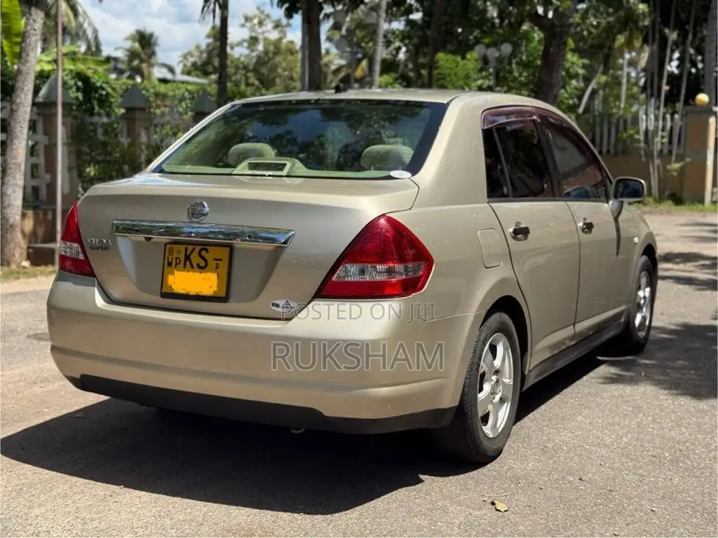 Nissan Tiida Latio 2010 Car (Used)