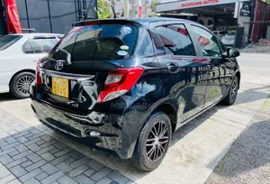Toyota Vitz 2015 Car (Used)