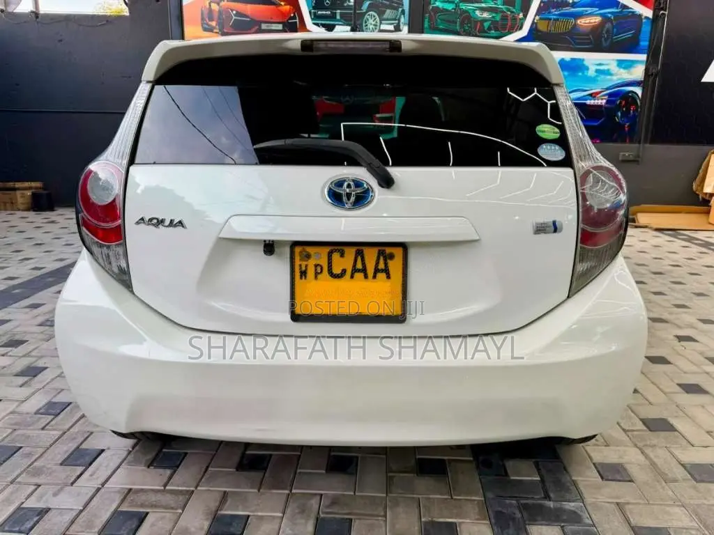 Toyota Aqua 2012 Car (Used)