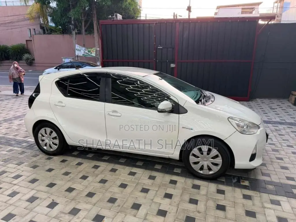 Toyota Aqua 2012 Car (Used)
