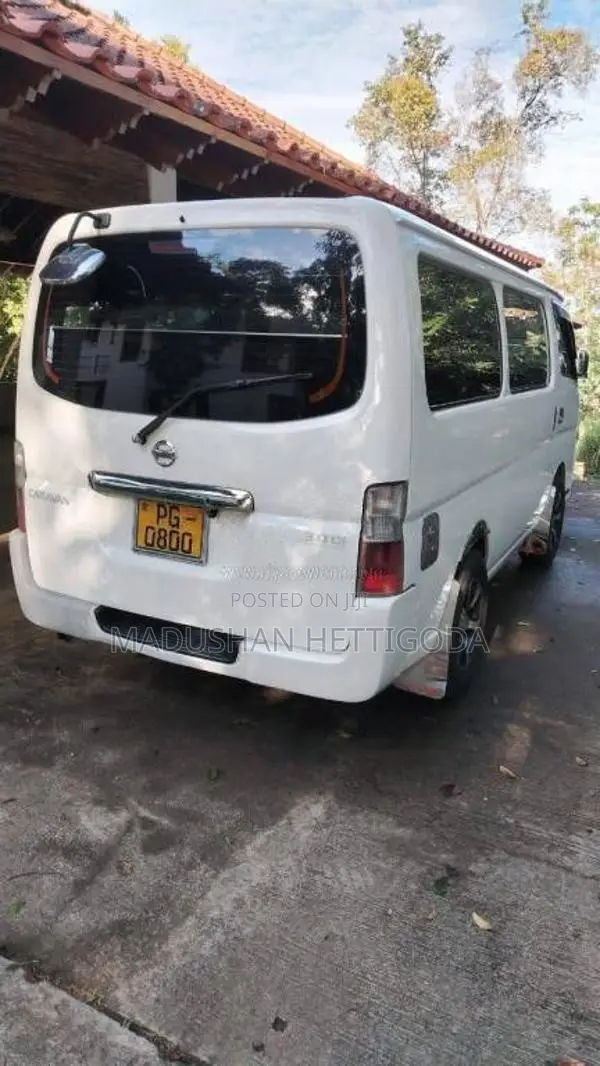 Nissan Caravan 2015 Van (Used)