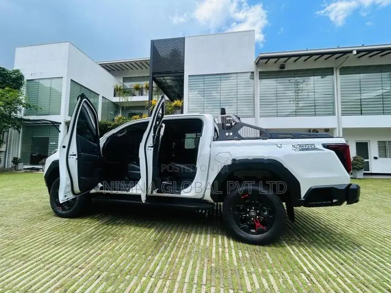 Toyota Hilux Overland Plus 2026