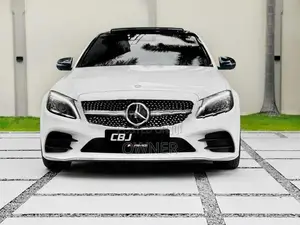 Mercedes Benz C200 AMG Premium Plus + 2019