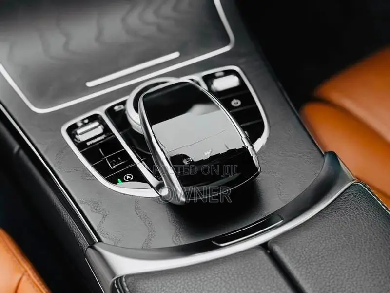Mercedes Benz C200 AMG Premium Plus + 2019