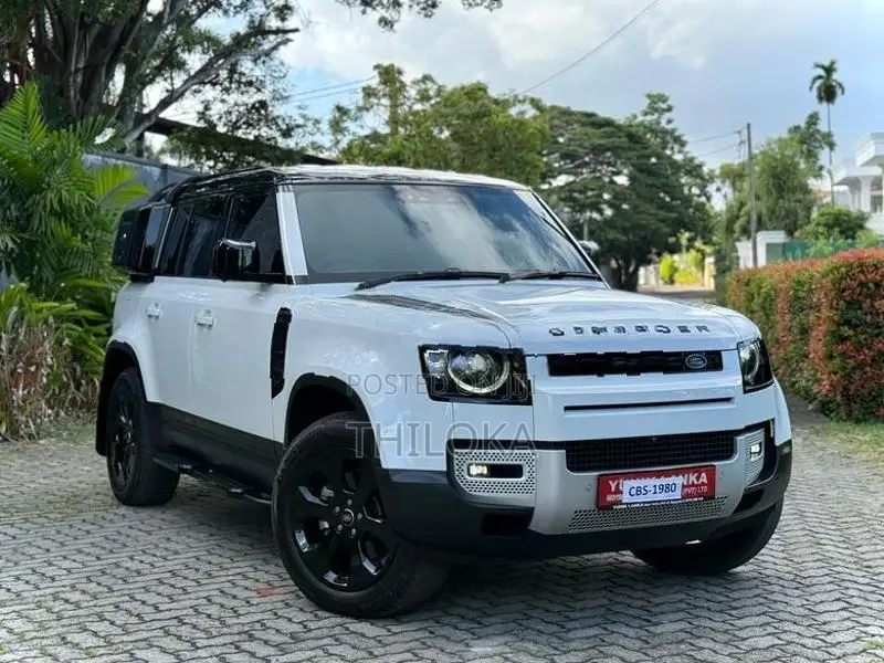 Land Rover Defender 7 Seater P300 SE 2025