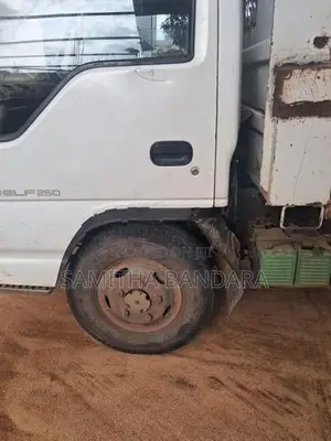 Isuzu 250 ELF 2000