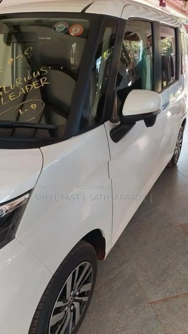 Toyota Roomy 2025