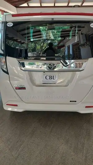 Toyota Roomy 2025