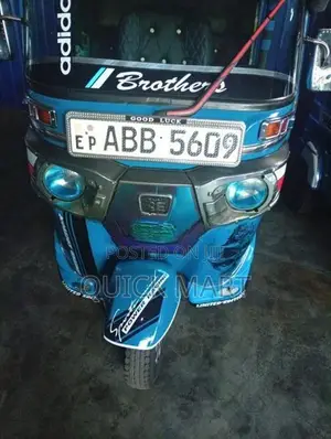 Bajaj RE 2016