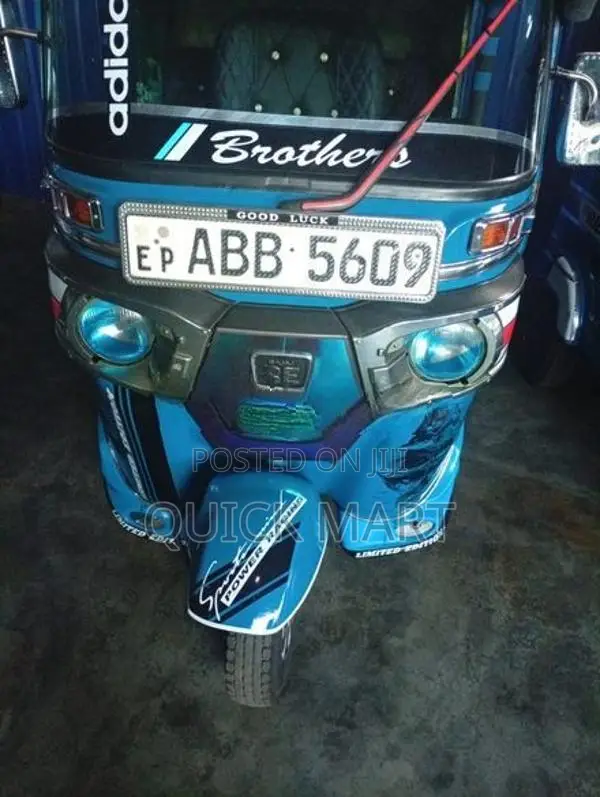 Bajaj RE 2016