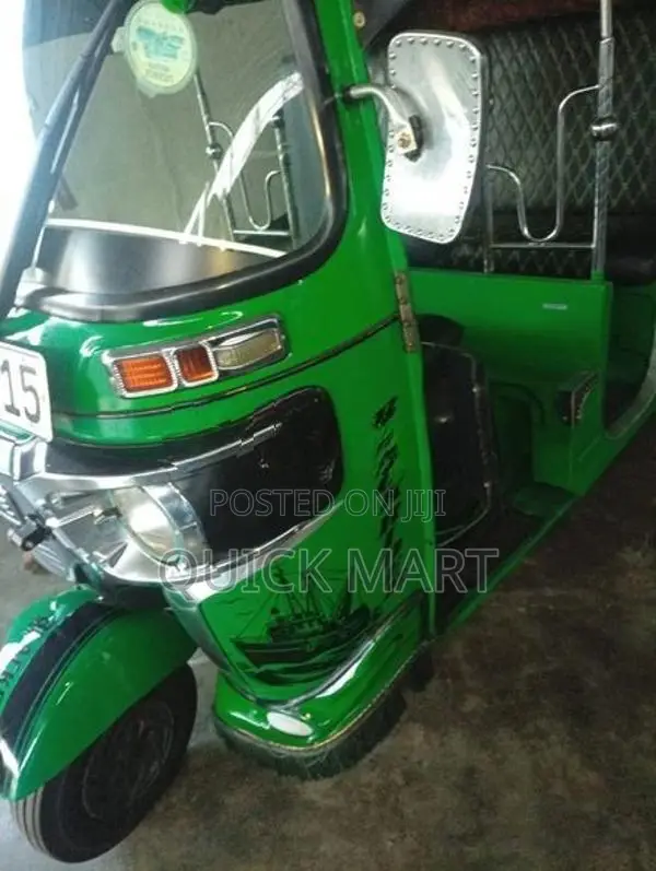 Bajaj RE 2016