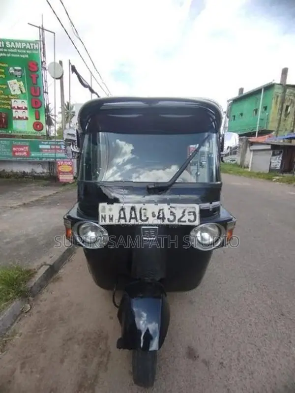 Bajaj RE 4 Stock 2012