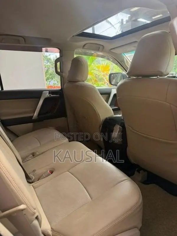 Toyota Land Cruiser Prado 2011