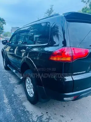 Mitsubishi Montero Sport 2012