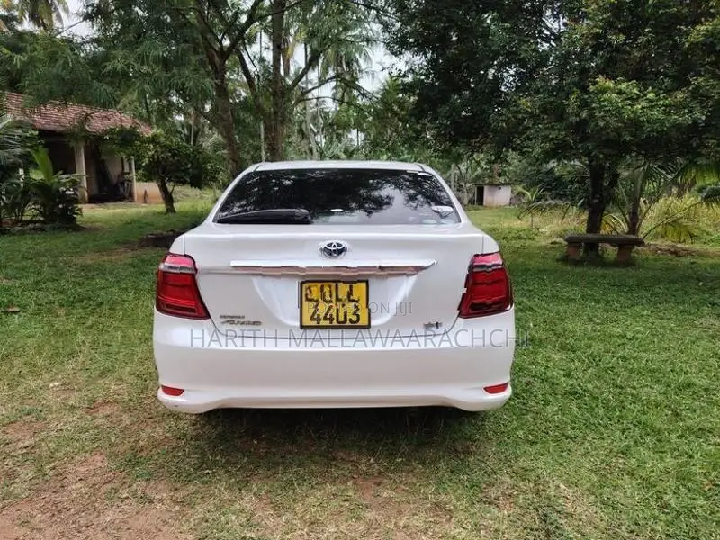 Toyota Axio 2015
