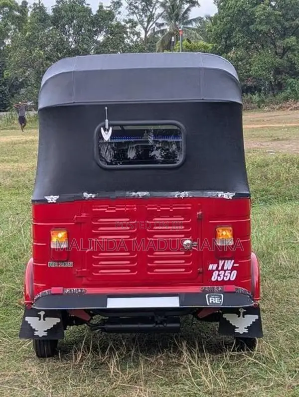 Bajaj RE 2012