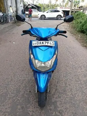 Yamaha Ray 2013