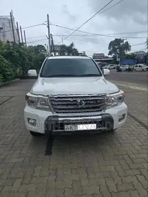 Toyota Land Cruiser Sahara LC200 2012