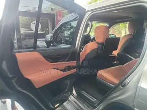 Lexus LX600 2024